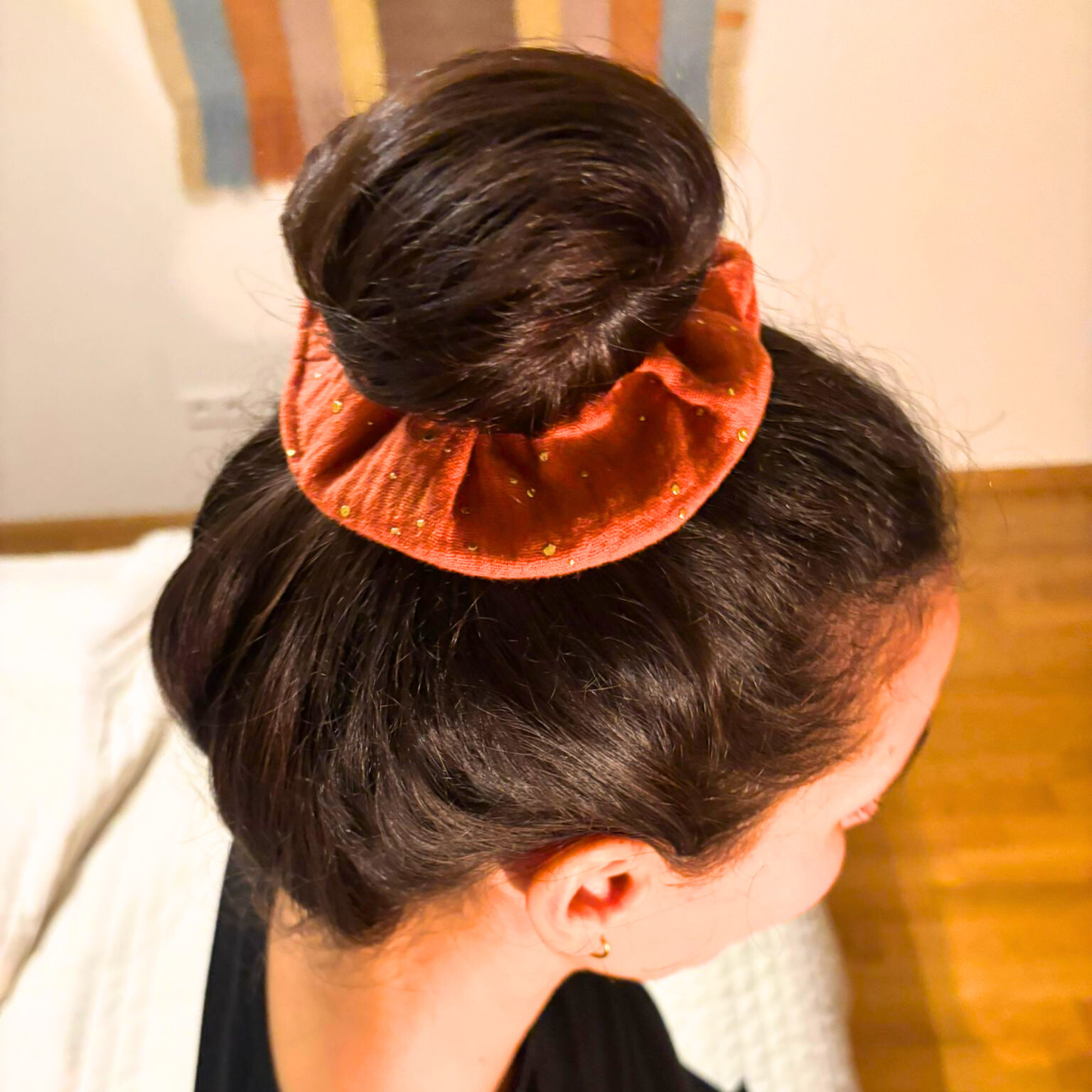 Scrunchie "Musselin Terracotta Goldgetupft"