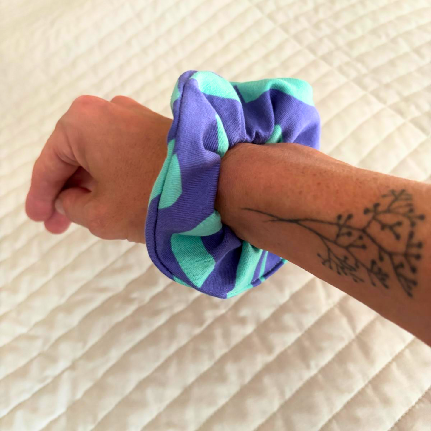 Scrunchie "geometrische Formen lila/grün"