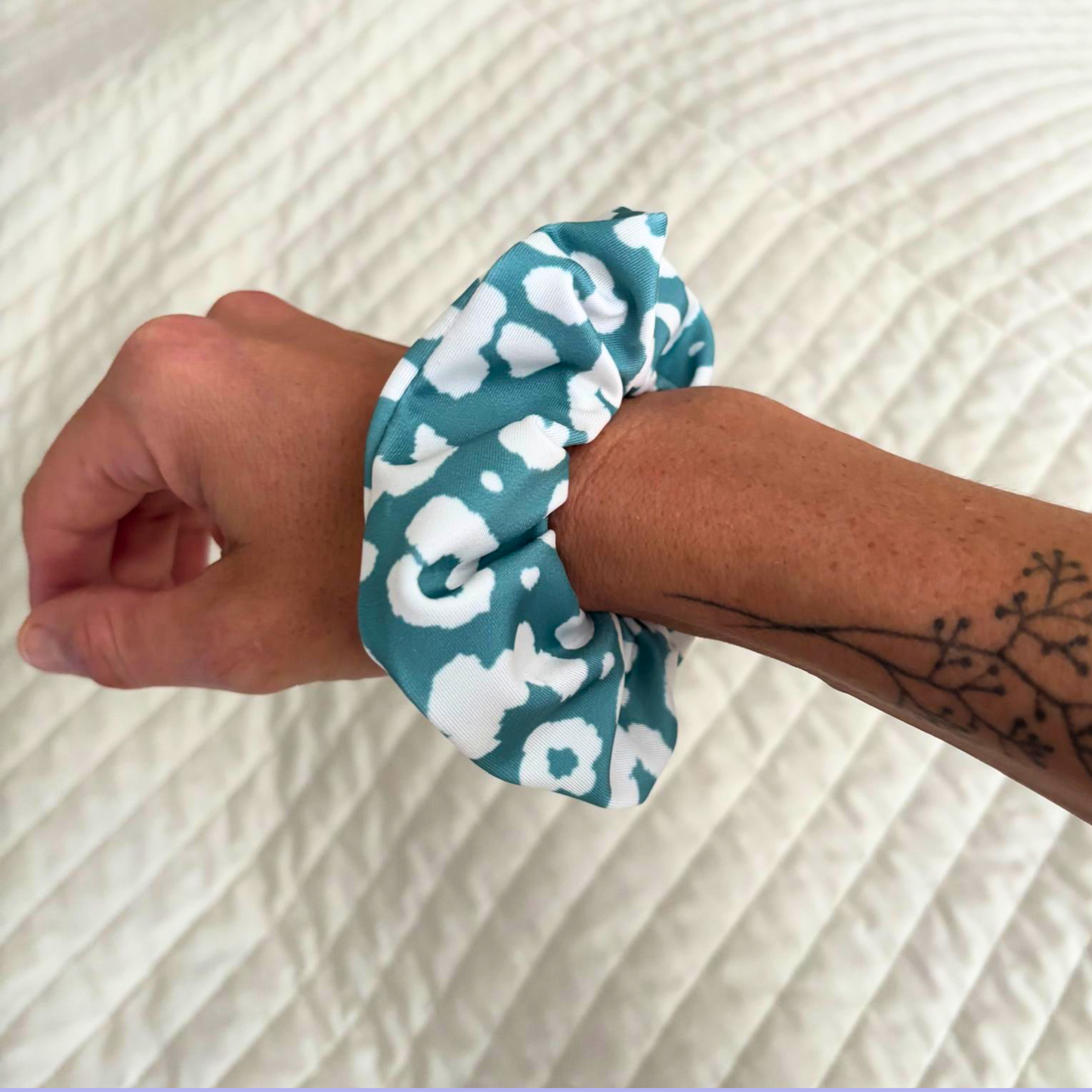 Scrunchie "Leo/Mint" (aus Lycra=perfekt für Strand, Schwimmbad & See)