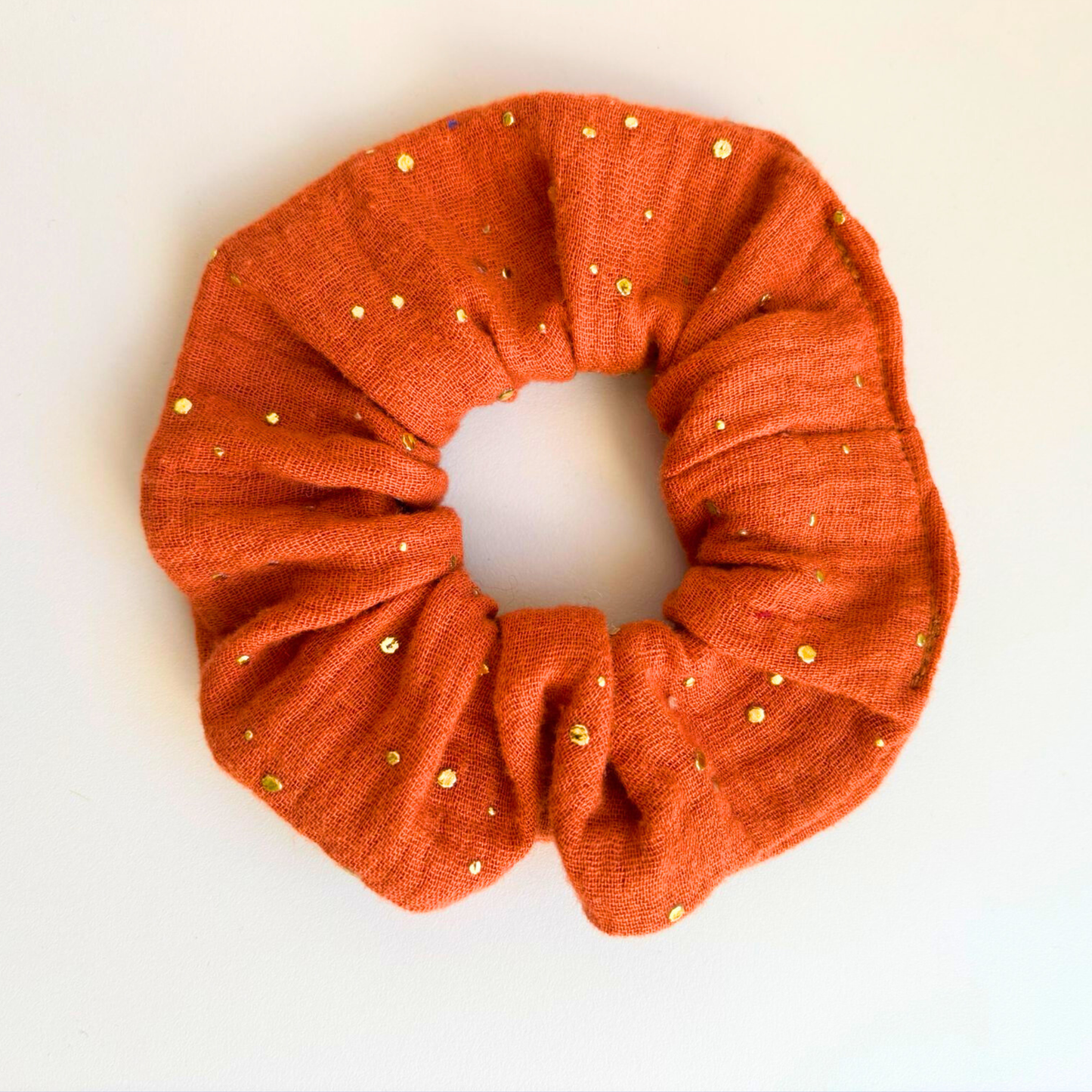 Scrunchie "Musselin Terracotta Goldgetupft"